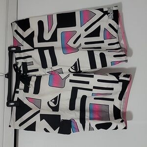 QUIKSILVER BOARDSHORTS